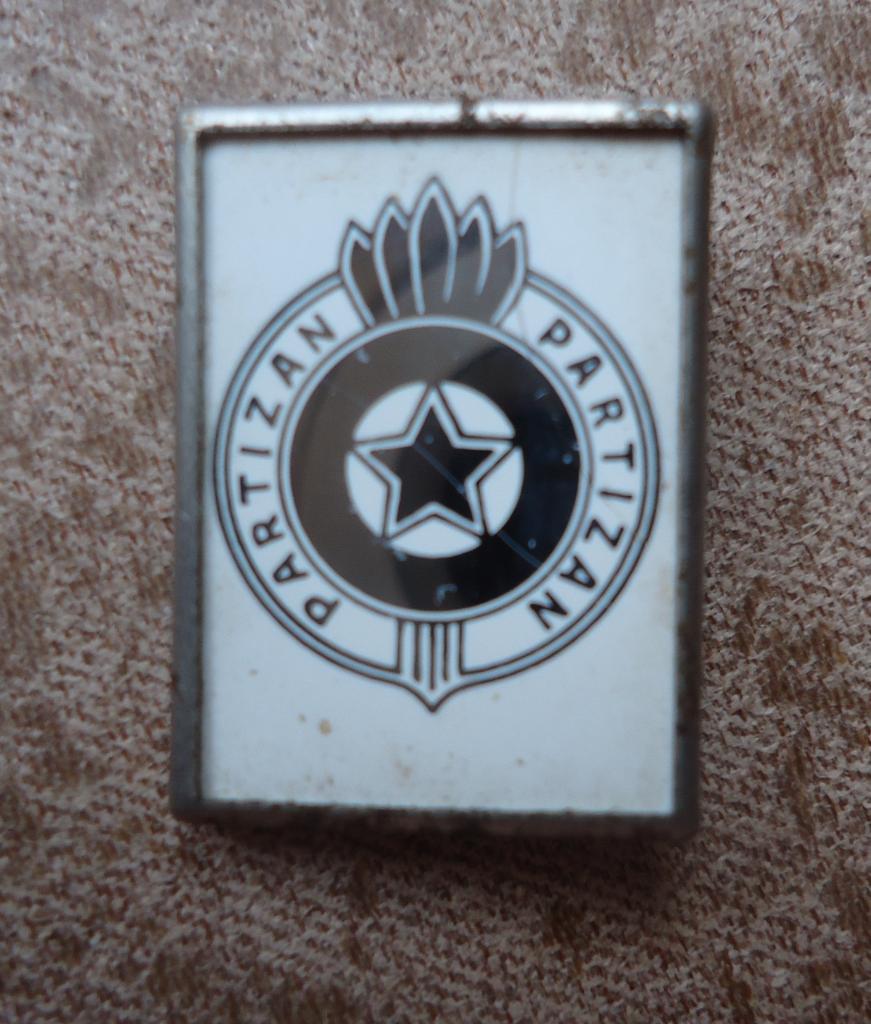 Знак:ФК Partizan (Сербия)