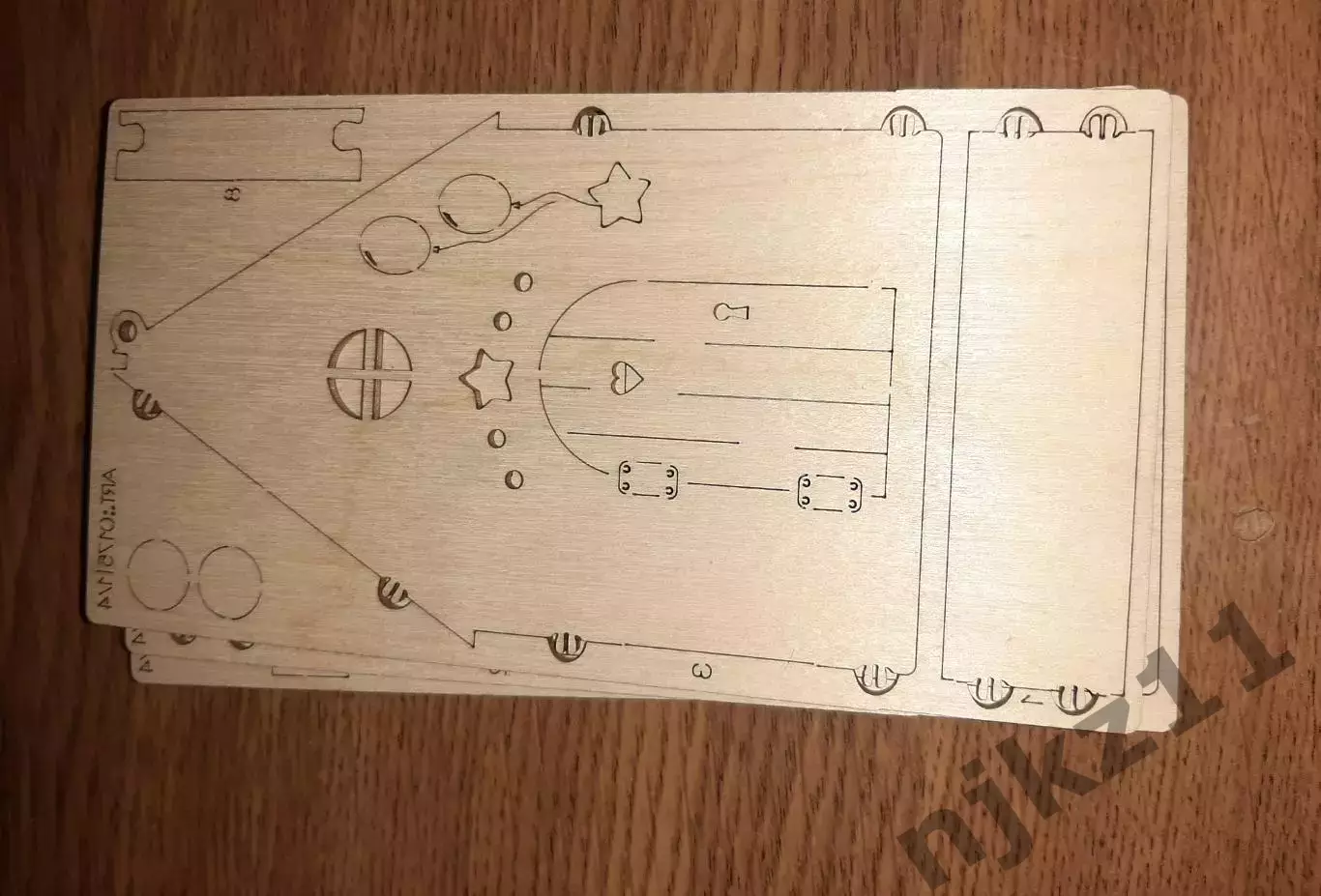 Сделай домик сам. Выпиливание и выжигание из шпона детского домика, кормушки 6