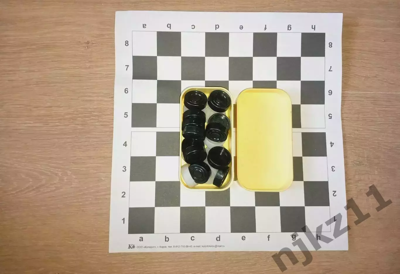 Игра шашки с полем и коробкой (не хватает одной белой) 2