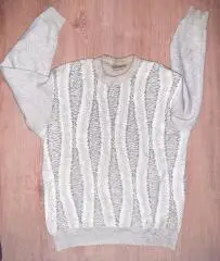 Свитер светлый, размер 52-54 wool 80%