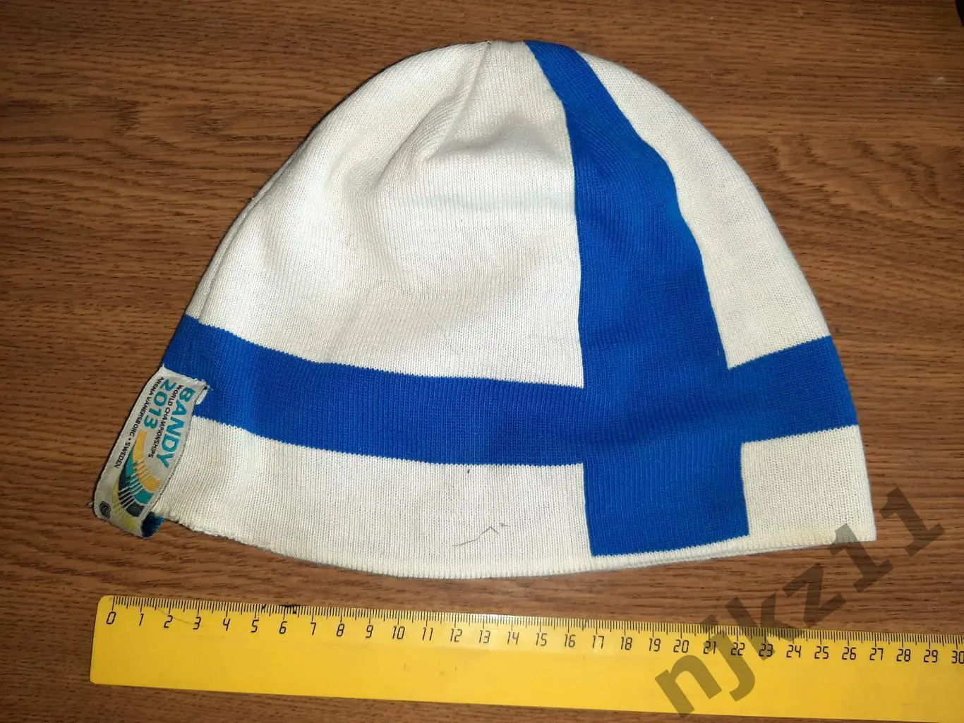 ШАПКА ХОККЕЙ С МЯЧОМ ЧЕМПИОНАТ МИРА В ШВЕЦИИ 2013г ОРИГИНАЛ!