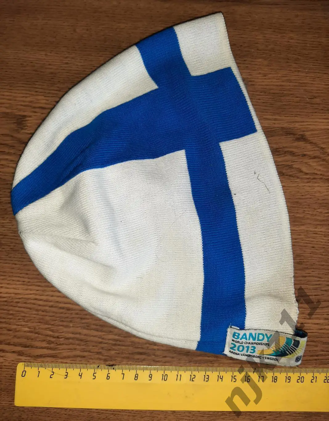 ШАПКА ХОККЕЙ С МЯЧОМ ЧЕМПИОНАТ МИРА В ШВЕЦИИ 2013г ОРИГИНАЛ! 1