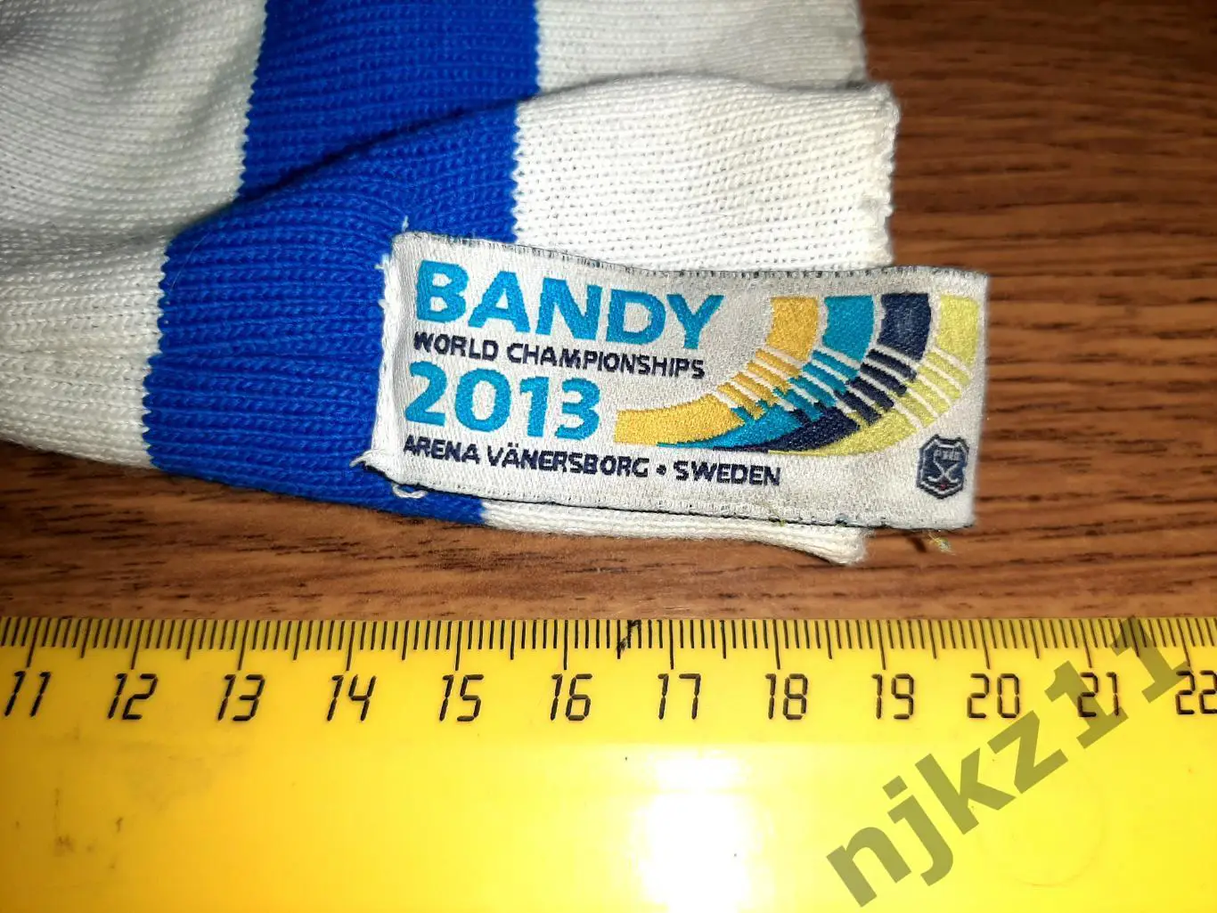 ШАПКА ХОККЕЙ С МЯЧОМ ЧЕМПИОНАТ МИРА В ШВЕЦИИ 2013г ОРИГИНАЛ! 2