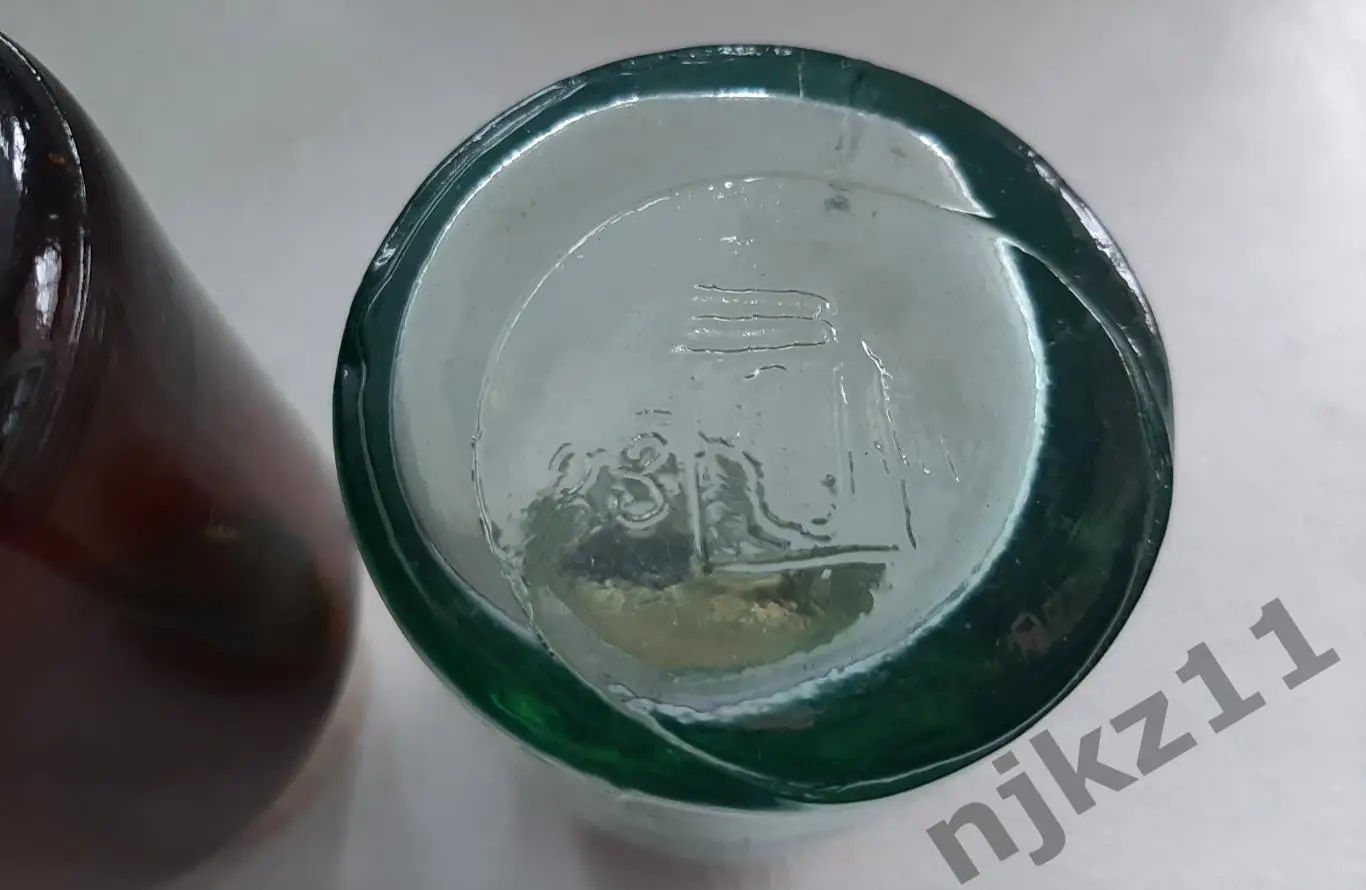 Стекло СССР 3 баночки стеклянные с крышками родными 3