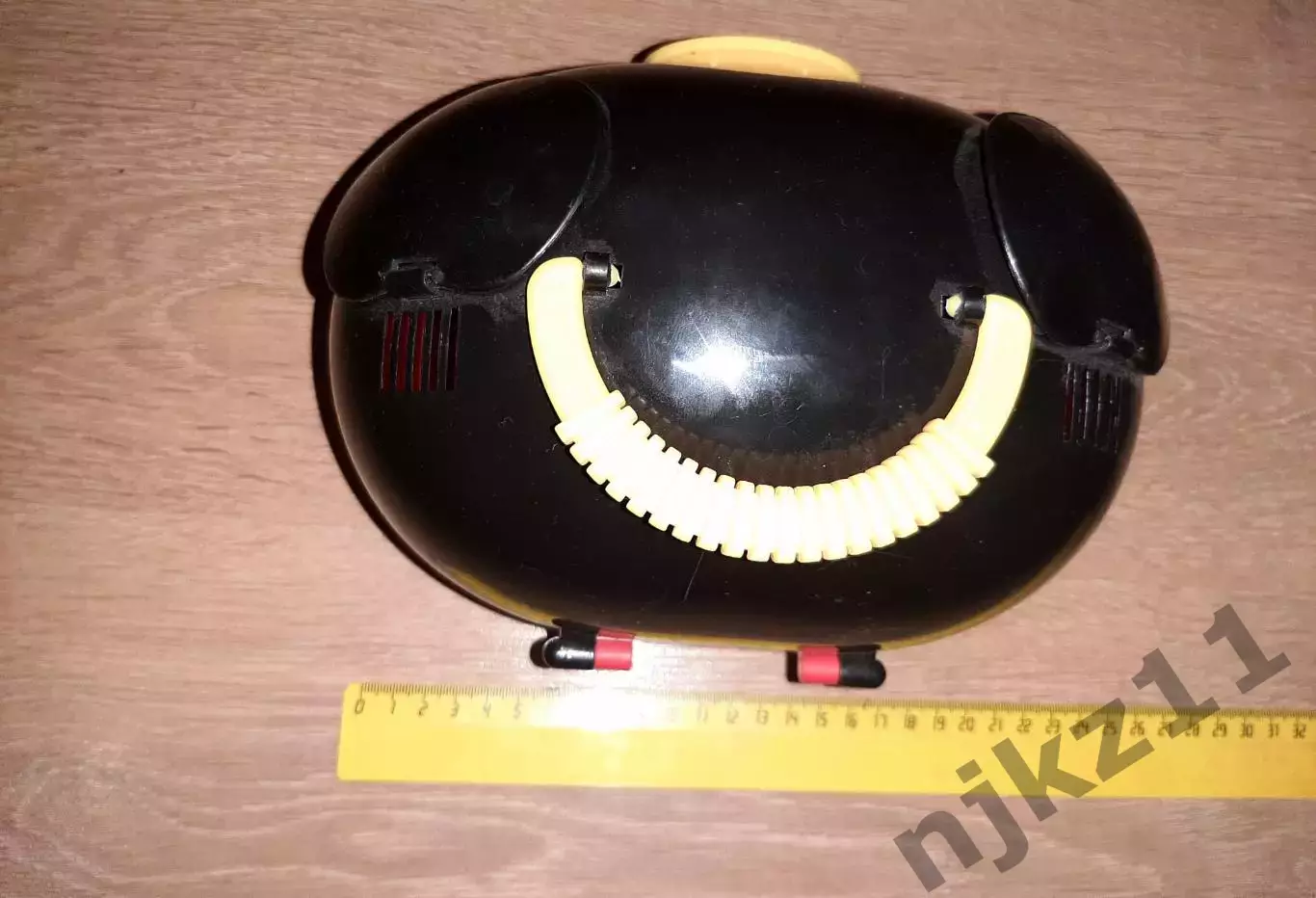 Детский сундук Диснейлэнд, а внутри игрушки мелкие 1