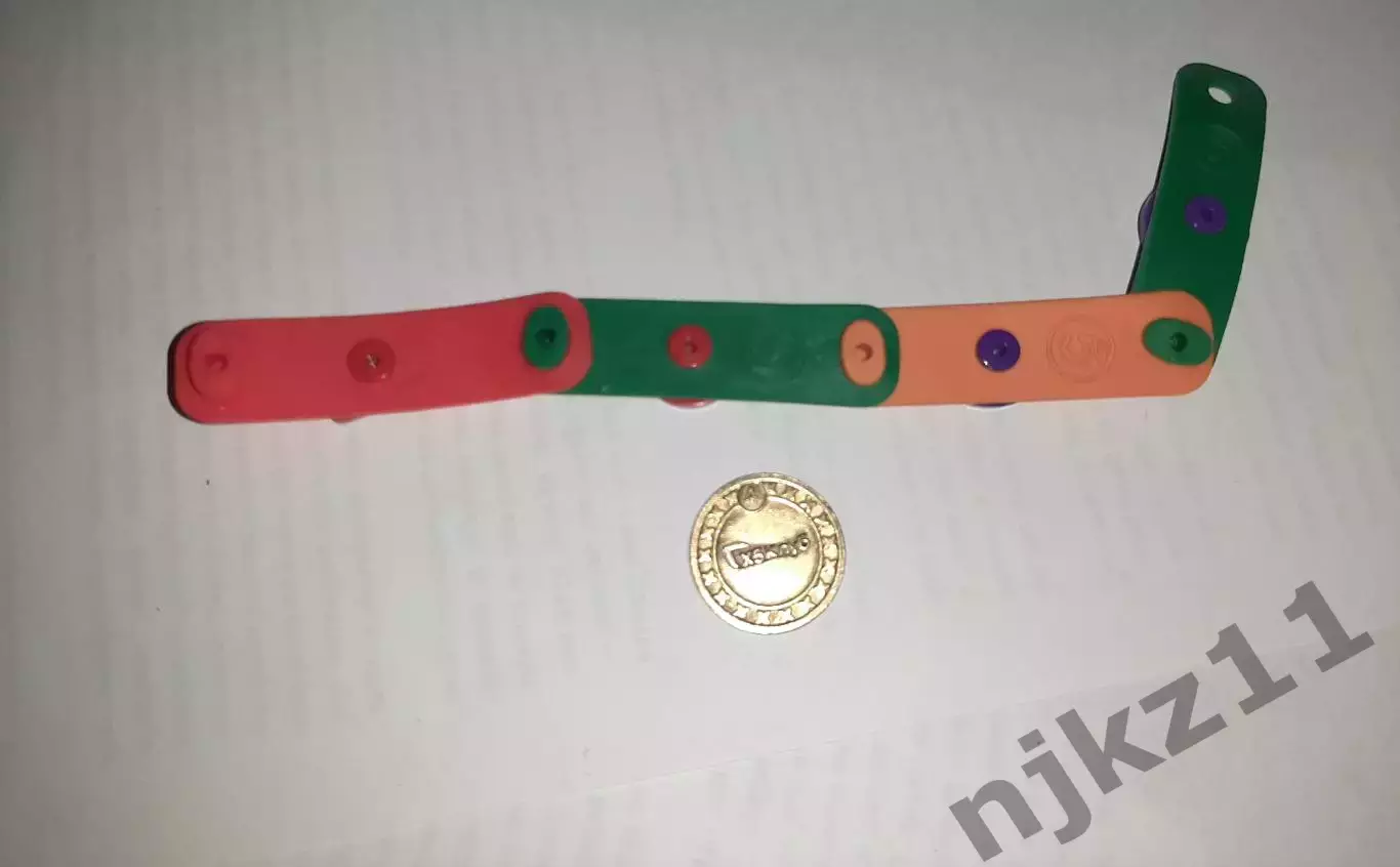 Скрепыши игрушка по акции Магнита и Пятёрочки и монета 1