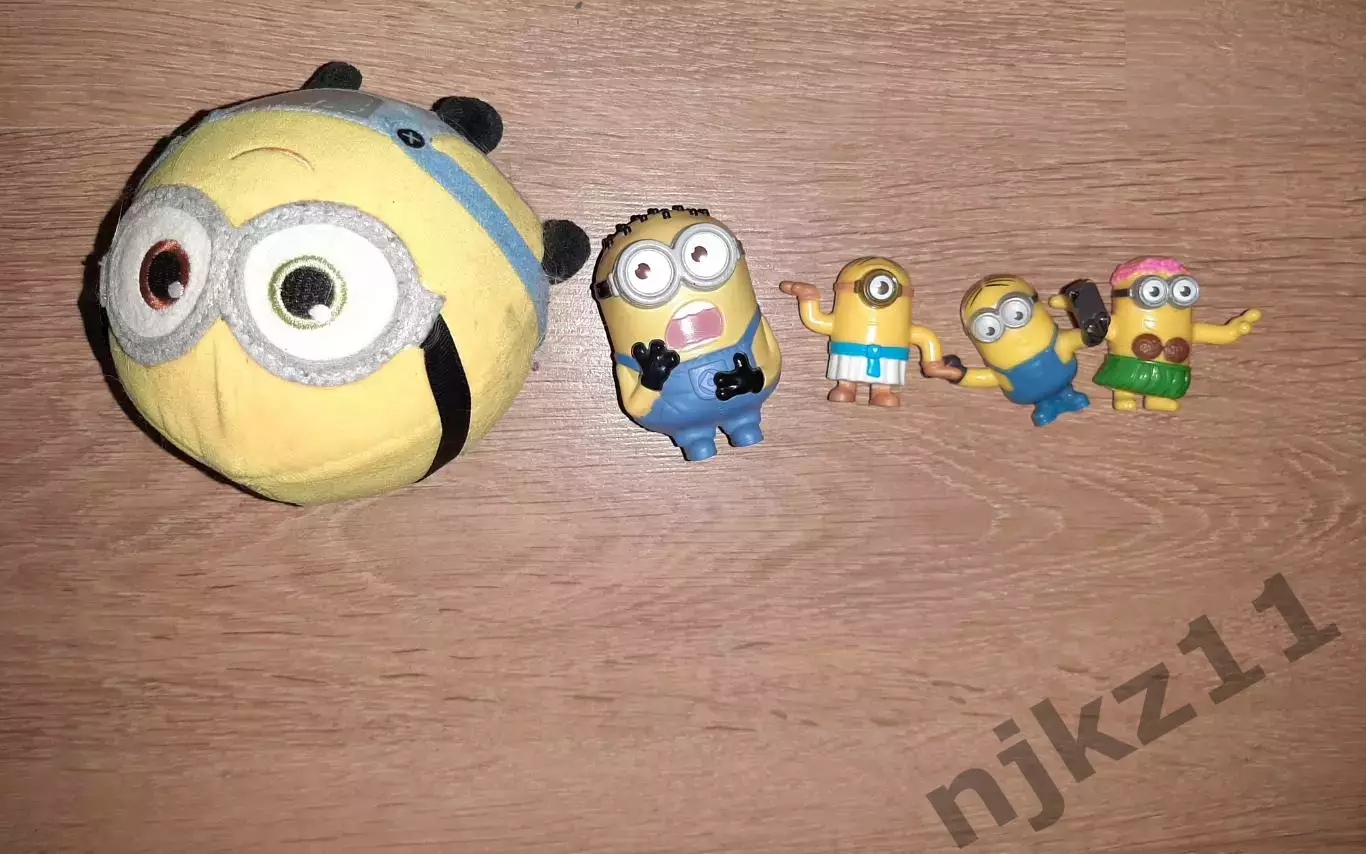 5 миньонов (мягкий и коллекционные)
