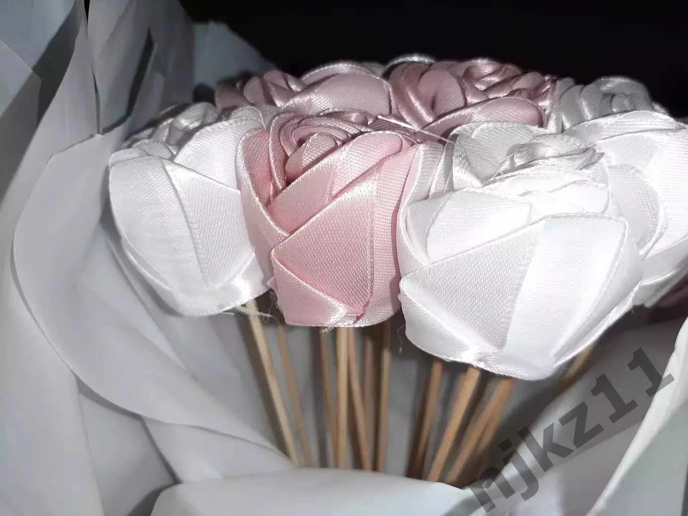 Искусственные цветы. Искусственный Букет роз 6 веток белые и розовые. Интерьер и 5