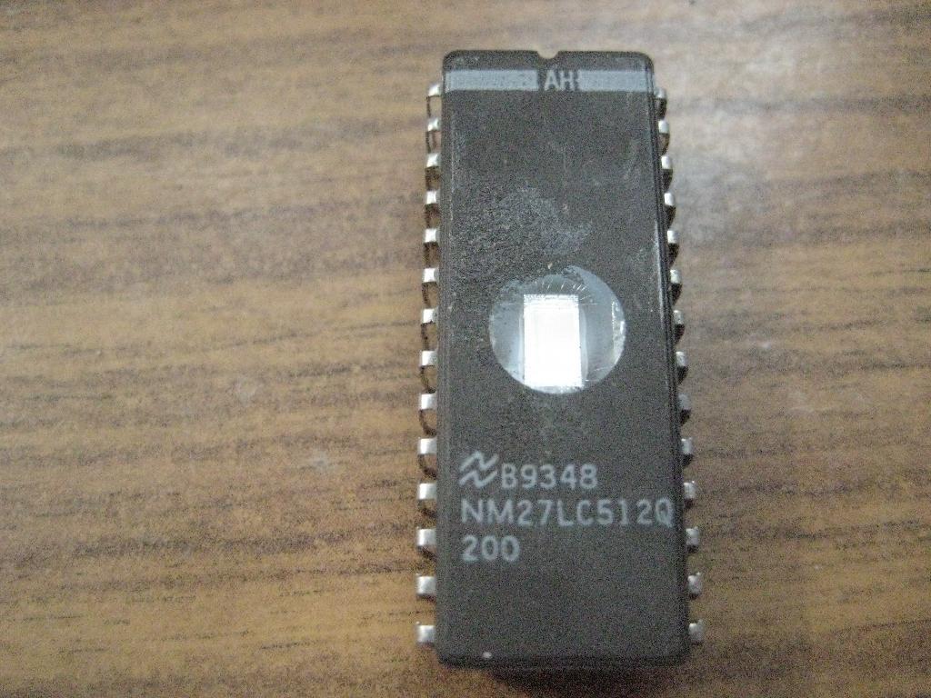 Микросхема 27C512 (ПЗУ) 1