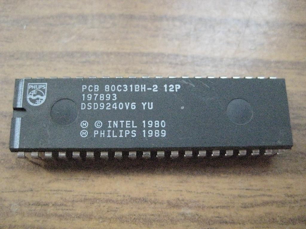 Микросхема PCB 80C31BH-2 12P