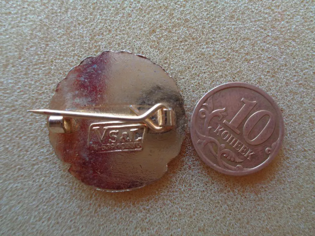 Олдершот Таун Хэмпшир Англия.Сзади клеймо 1