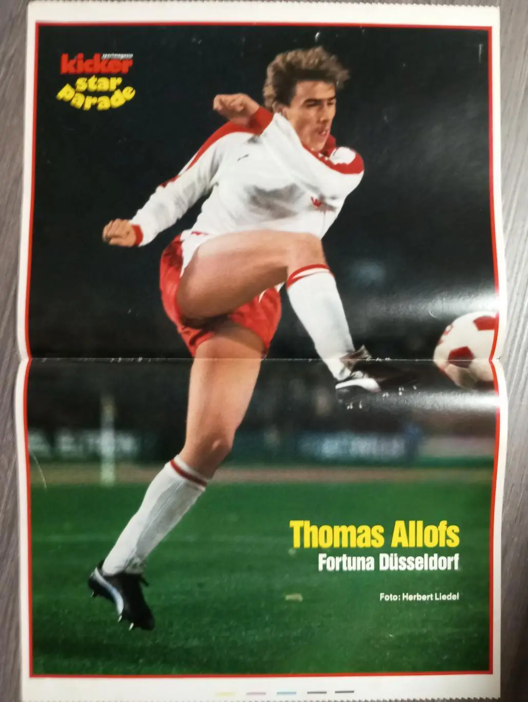 Томас Аллофс из kicker
