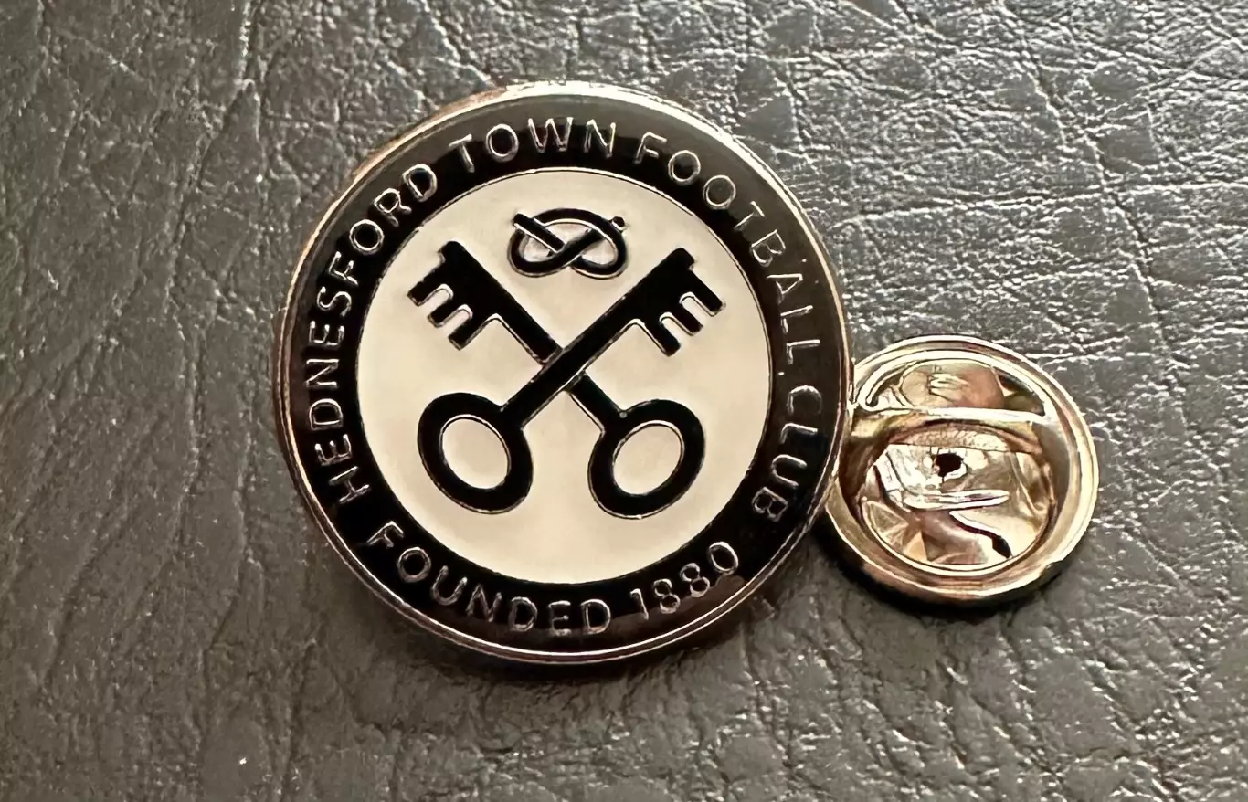 Официальный знак ФК Хендесфорд Таун (Англия)