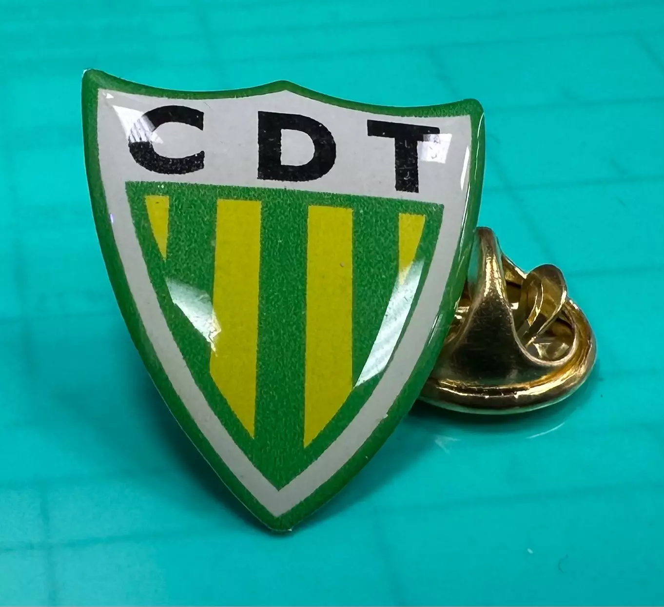 Официальный знак ФК Тонделла (Португалия)