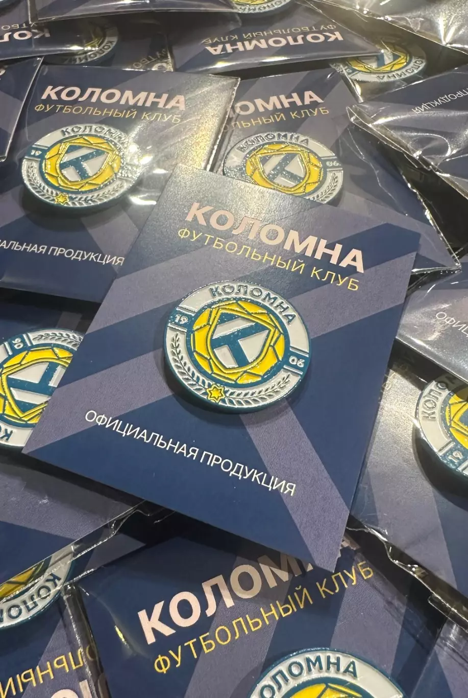 Официальный знак ФК Коломна