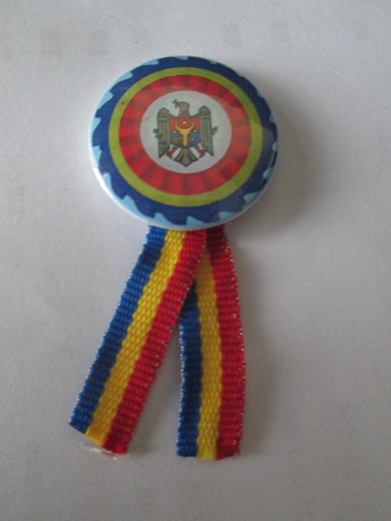 Национальный Олимпийский Комитет Молдовы - официальный знак (1990-е года)