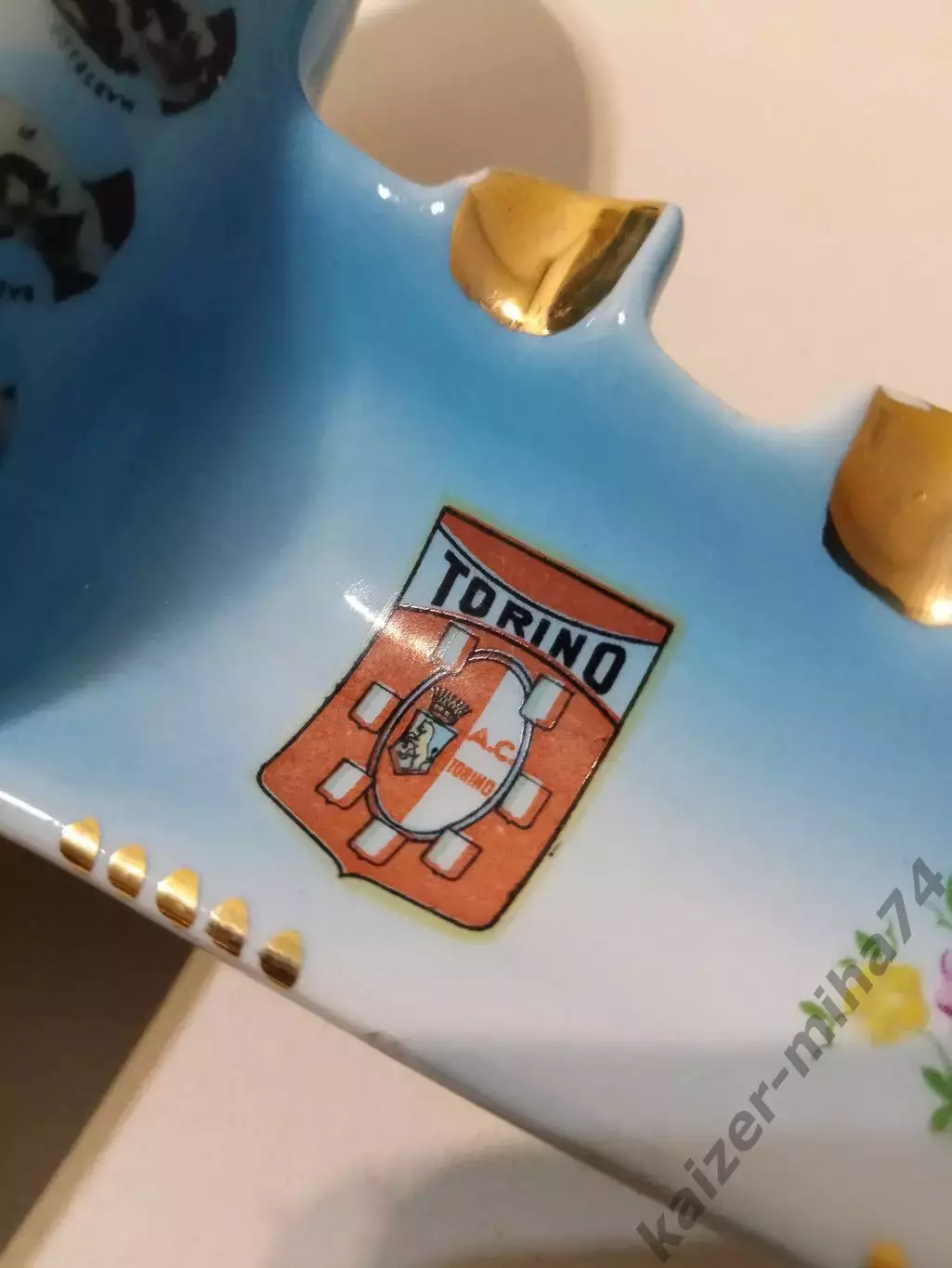 Самолёт керамика с футбольной командой Торино..в память погибшей команды. 4