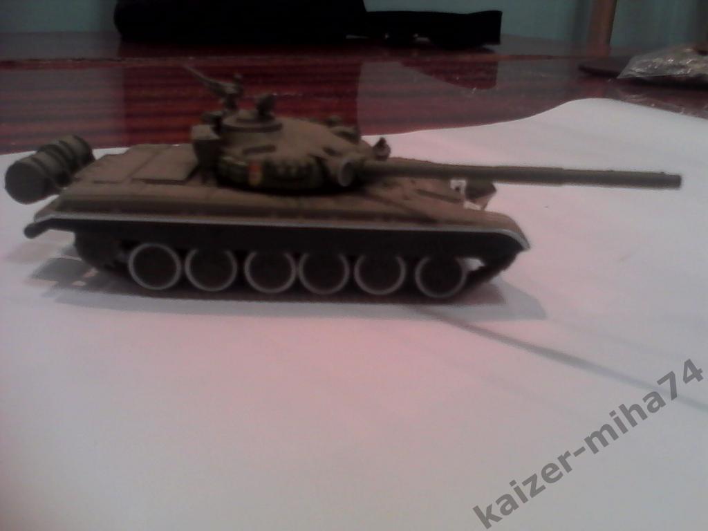 танк т-72.
