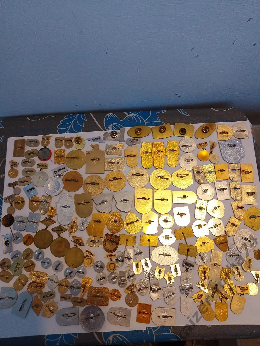 Коллекция значков. 4