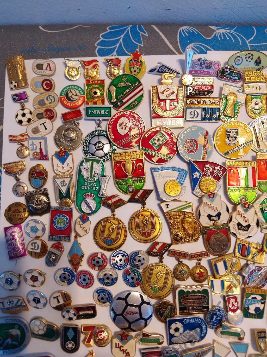 Коллекция значков. 1