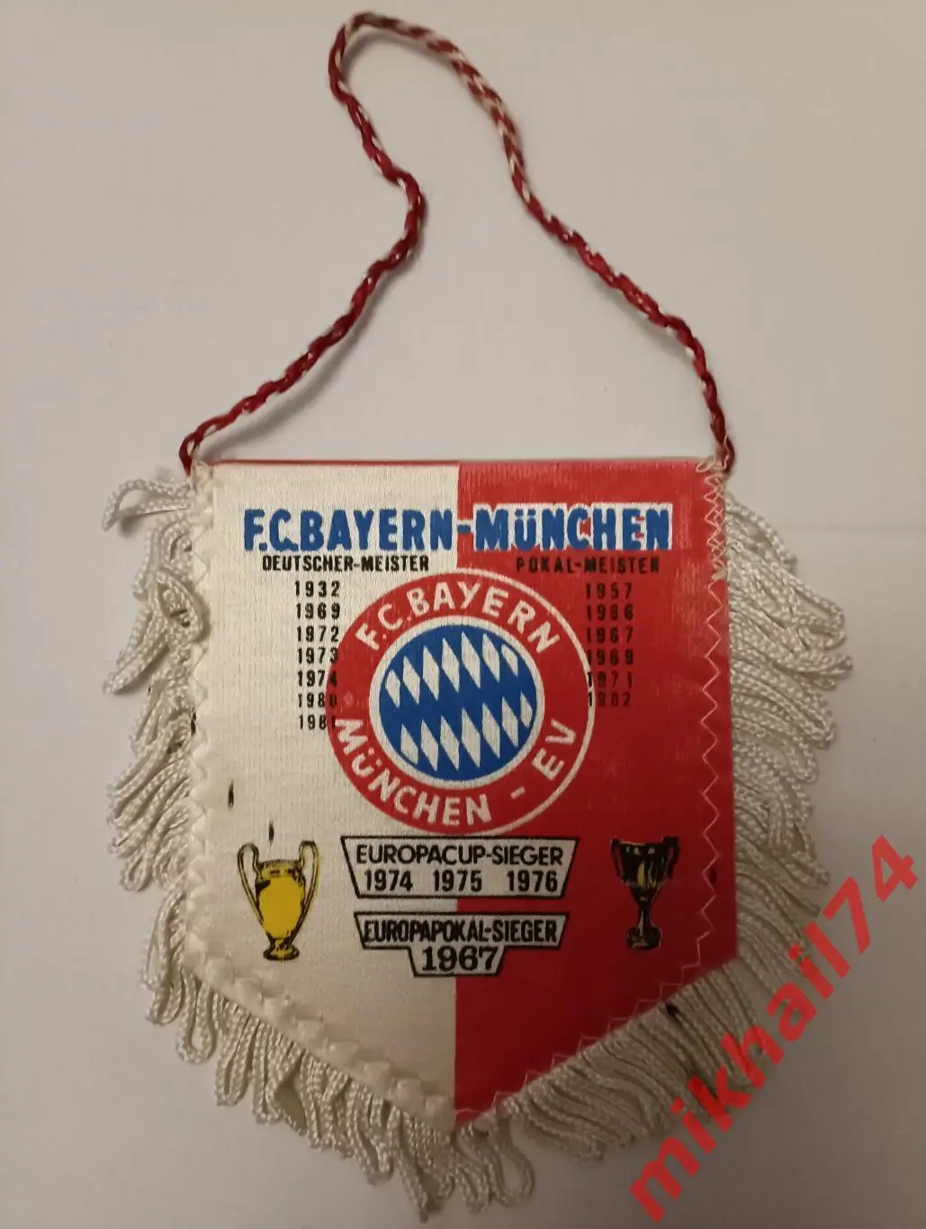 Вымпел.БАВАРИЯ (Мюнхен, Германия). Футбольный клуб. Двусторонний. (8*9,5 см)