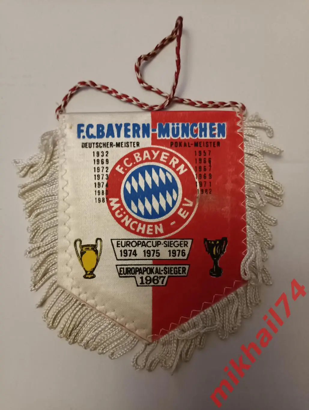 Вымпел.БАВАРИЯ (Мюнхен, Германия). Футбольный клуб. Двусторонний. (8*9,5 см) 2