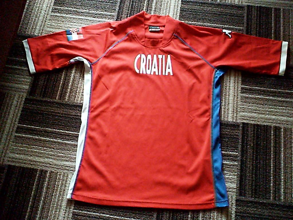 Футболка фирмы - Kappa с надписью на груди - CROATIA