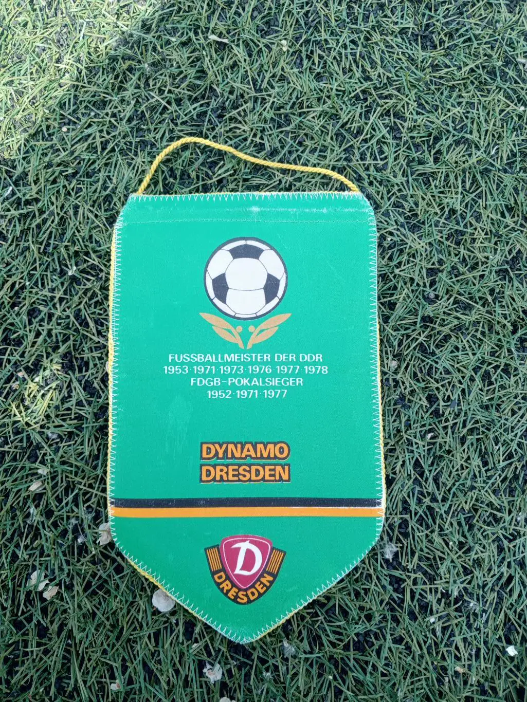 Вымпел футбольный Динамо Дрезден
