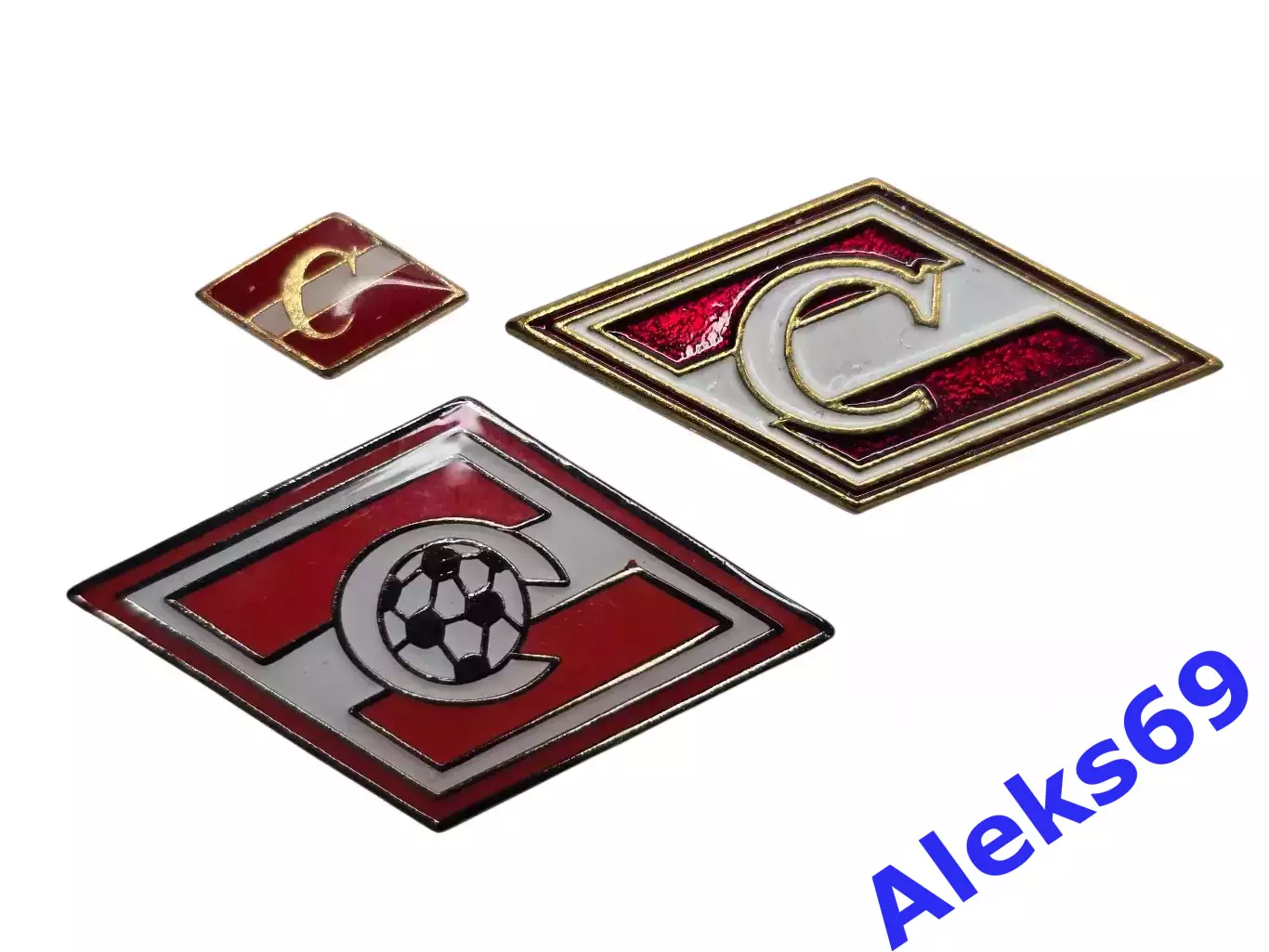 Три разных знака : Команда Спартак (Эмблема). Крепление - цанга.