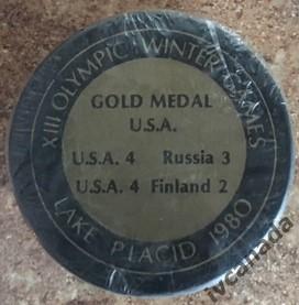 Шайба OLYMPIC GAMES GOLD MEDAL США-Россия(СССР) 4:3 LAKE PLACID 1980. Афтографы.