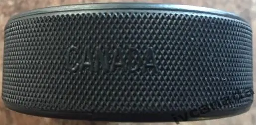 Официальная шайба Торонто Мейпл Лифс 1970-1980 годов (Toronto Maple Leafs) NHL 3