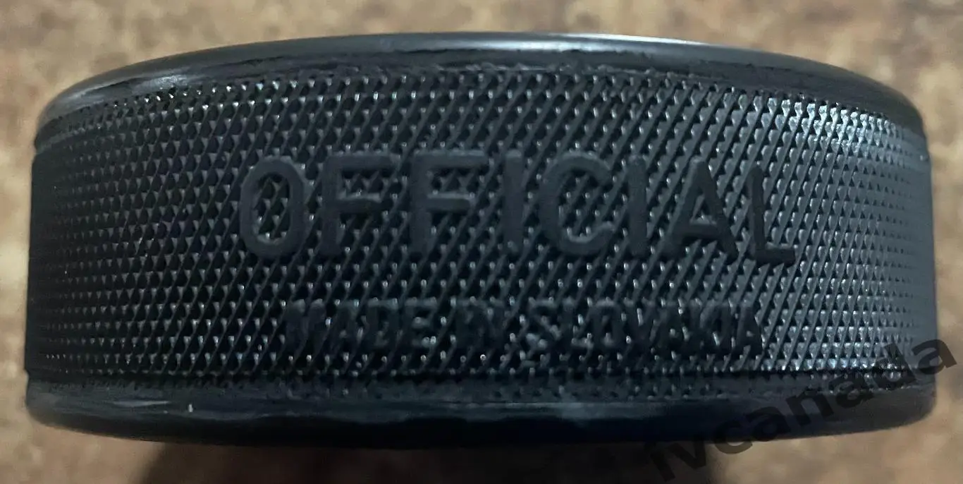 Официальная шайба с матча Канада - Россия 5 января 2011 г. Финал. Молодежный ЧМ 1