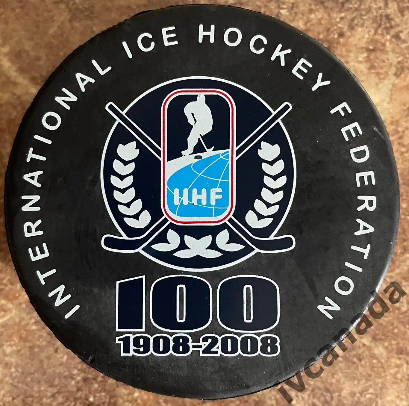 Официальная шайба «100 лет Международной Федерации Хоккея» IIHF 1908-2008