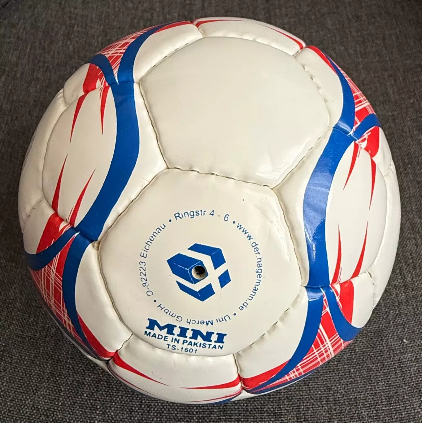 Сувенирный мяч Альянц Арена Мюнхен. Размер мини 1