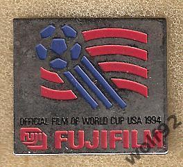 Знак ЧМ 1994 США (61) / Эмблема / FUJIFILM / Официальный Starpin's