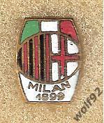 Знак ФК Милан Италия (4) / AC Milan / Оригинал 1960-е гг. Milano (запонка)