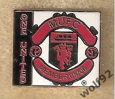 Знак Манчестер Юнайтед Англия(49) /MUFC /One United /Member 2005/06 (Штамп)
