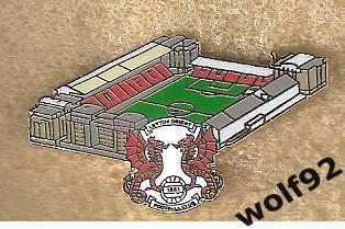 Знак ФК Лейтон Ориент Англия (1) /Leyton Orient FC /Стадион Брисбен Роуд /2021