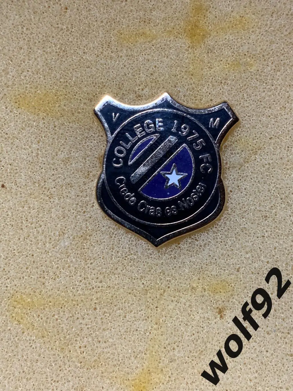 Знак ФК Колледж 1975 Гибралтар (1) / College 1975 F.C. / 2015-16 2