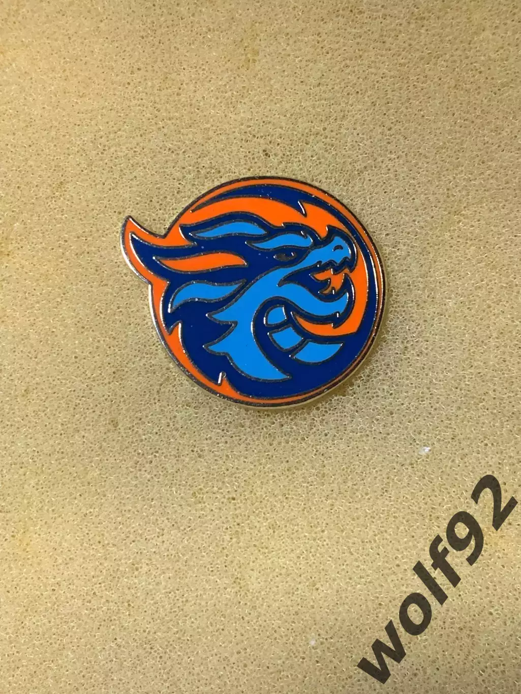 Знак Хоккей ХК Шанхайские Драконы Китай (2) / КХЛ / 2025 1