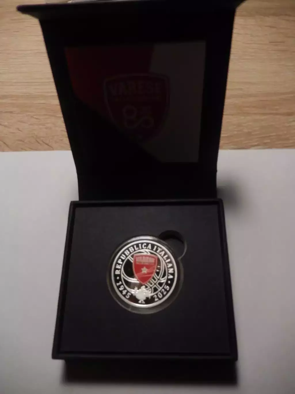 5 евро 2025 год. Италия. 80 лет итальянскому баскетбольному клубу Варезе.