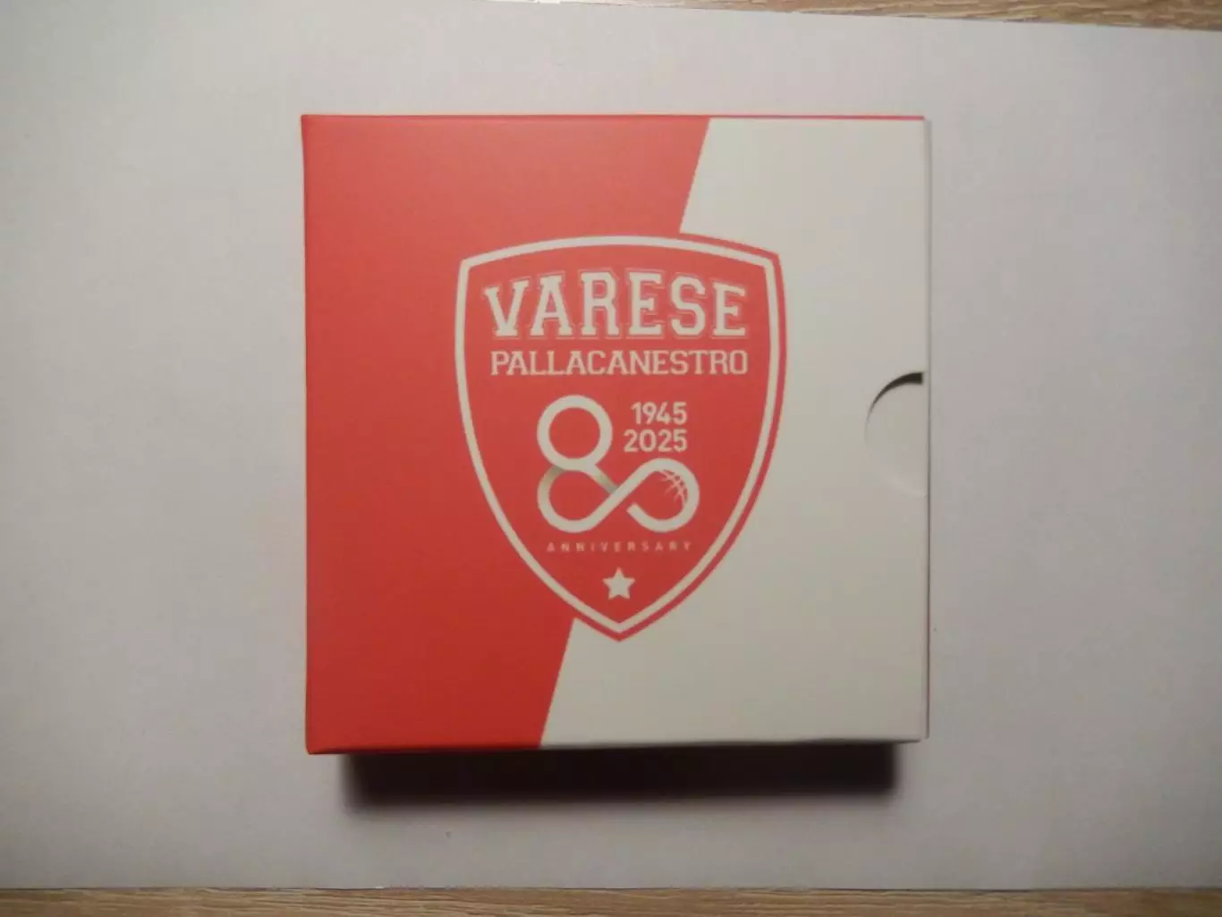 5 евро 2025 год. Италия. 80 лет итальянскому баскетбольному клубу Варезе. 3