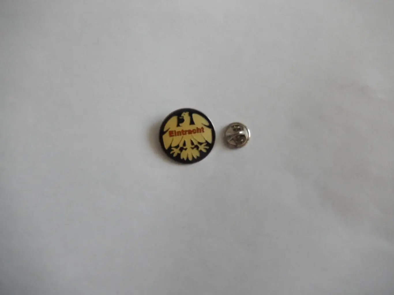 Значок ФК Айнтрахт Франкфурт Германия.