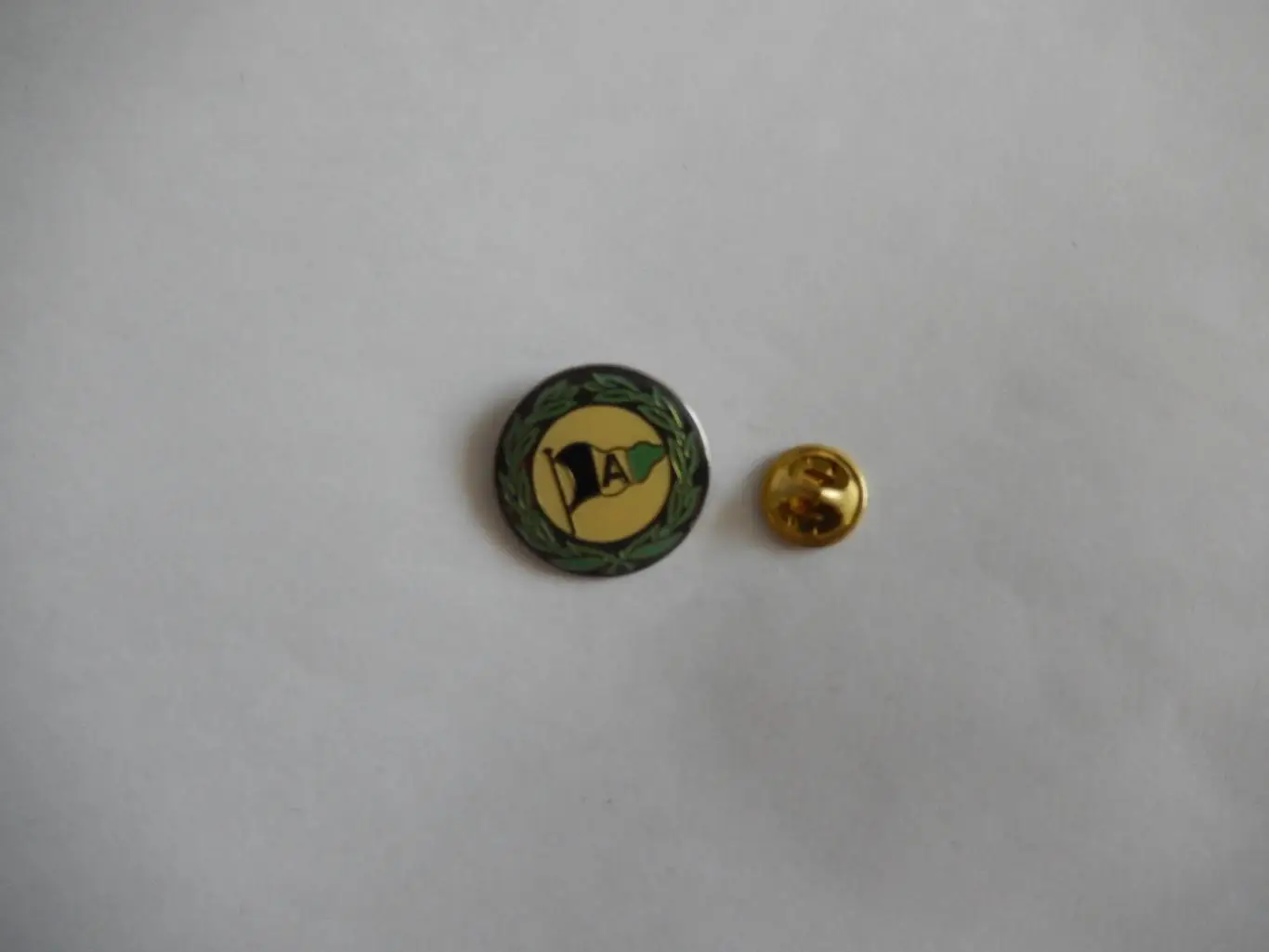 Значок ФК Арминия Германия.