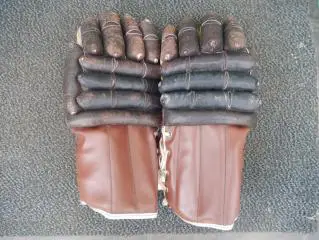 Хоккейные перчатки ( краги). Год изготовления 1981. Ретро. Редкость.