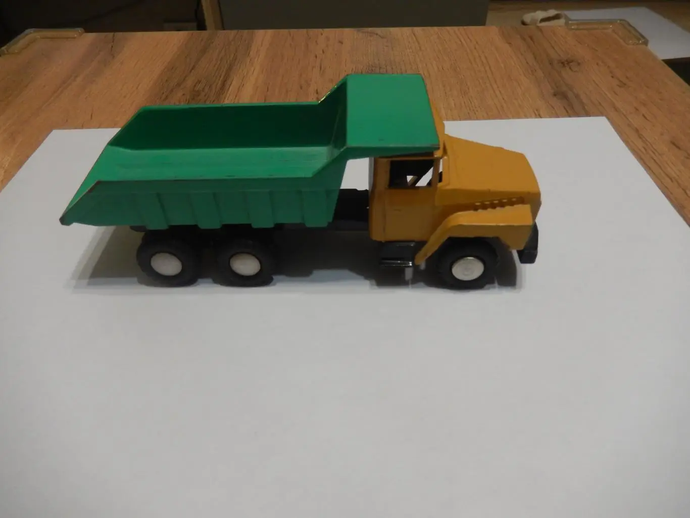 Модель автомобиля КРАЗ. Металл. Производство СССР.