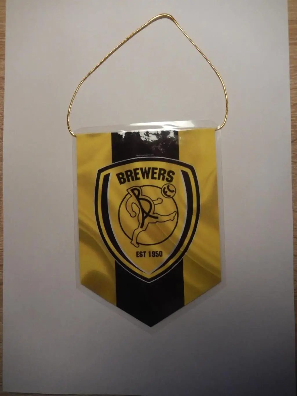 Вымпел ФК Бреверс Англия.