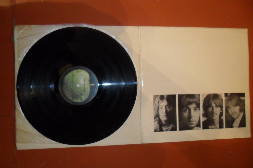 The Beatles. White Album .1968 Apple Records -R. Pathe Marconi - by France
