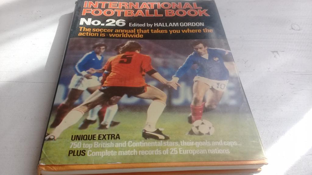 международная футбольная книга № 26 INTERNATIONAL FOOTBALL BOOK № 26