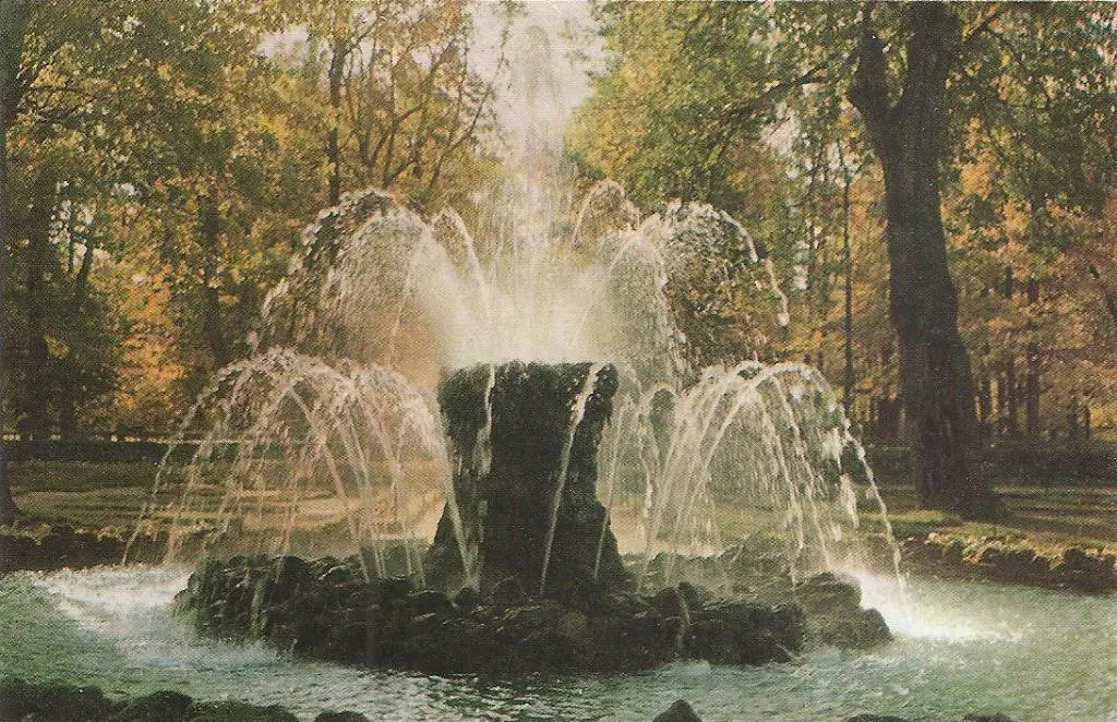 ПЕТРОДВОРЕЦ. 3